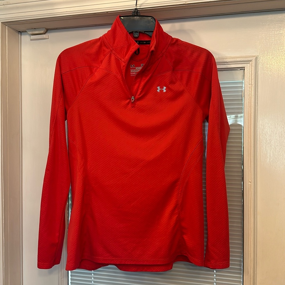 Under Armour L/S Semi Fitted Heat Gear Shirt w/front zip and back zip pocket